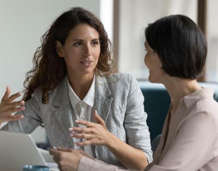 Artisans, commerçants, professions libérales, agriculteurs : erfrance vous accompagne à chaque étape de la création de votre projet.